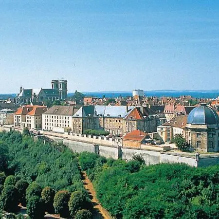 Le Petit Cloître * Langres